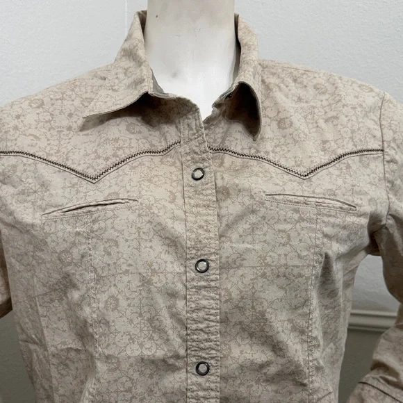 North Face women's western shirt features a pearl snap button-up design✨XL, - Picture 2 of 8
